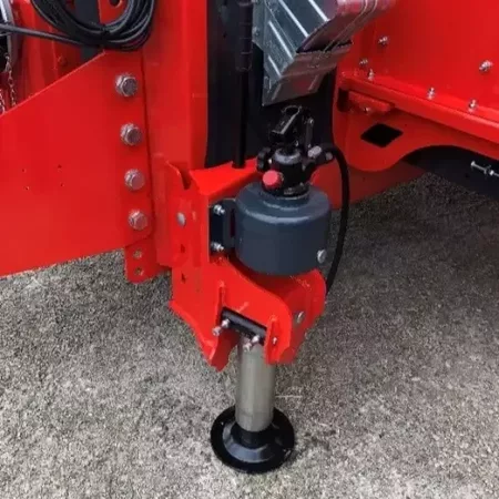 La béquille hydraulique pompe manuelle permet d'effectuer le dételage de la machine sans effort