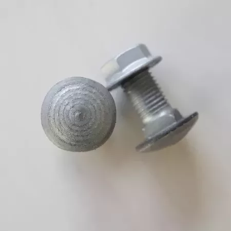 La boulonnerie de fixation des couteaux également au carbure DURAKUHN pour plus de longévité