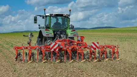 KUHN ROWLINER 620 jpg