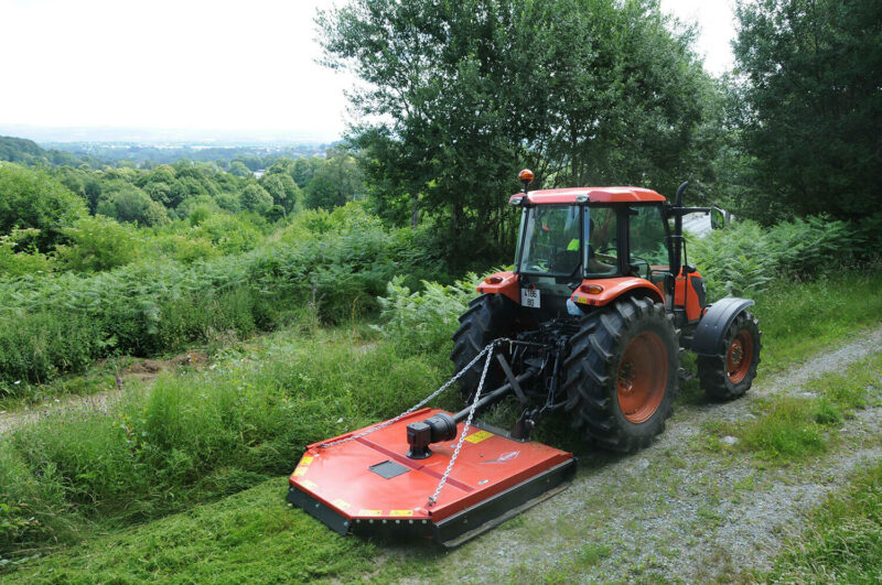Sichel-Mulcher beim Einsatz