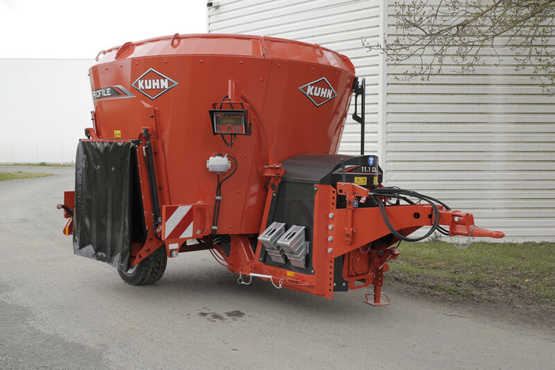 Photo de mélangeuse traînée PROFILE 1 DL statique