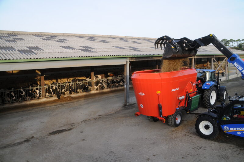 Photo de la mélangeuse traînée PROFILE 2 DS au chargement