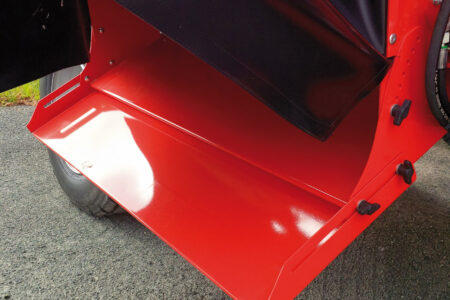 Photos des goulottes KUHN permettant de décharger dans toutes les configurations de bâtiments