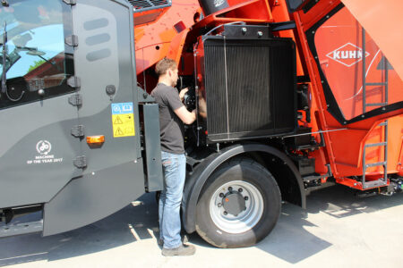 Motorisation peu coûteuse en entretien sur les mélangeuses automotrices KUHN SPV Access - Power - Intense