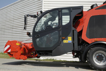 Surface vitrée très importante sur les mélangeuses automotrices KUHN SPV Access - Power - Intense