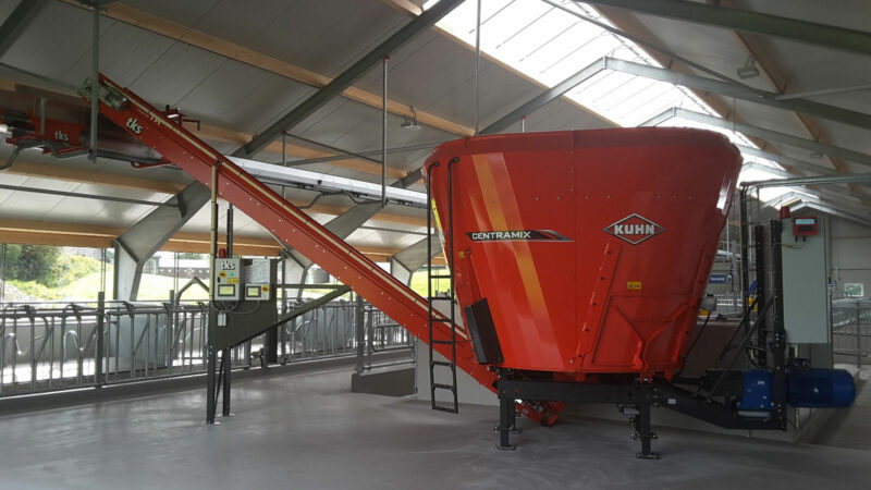 Vue de la mélangeuse stationnaire CENTRAMIX à l'intérieur