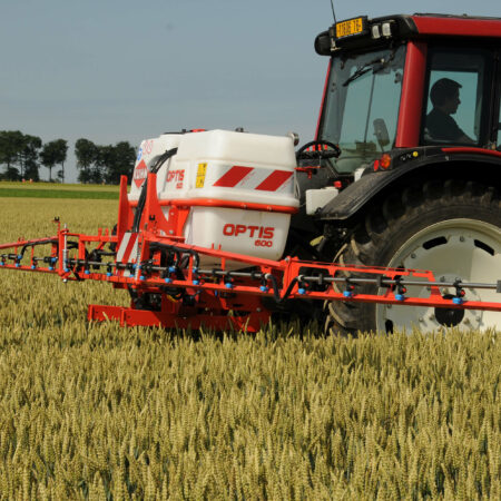 Photo du Pulvérisateur porté OPTIS au travail