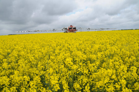 Durch das Parallelogramm können die Düsen in einer Höhe von 2,5 Metern positioniert werden.