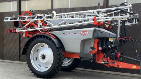 Eine kompakte Feldspritze - in allen Aspekten