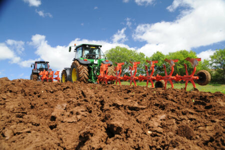 Die Pflüge MASTER 123, 153 und 183 werden den Anforderungen aller Betriebe gerecht.