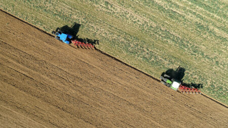 Beim VARI-MASTER 123, 153 und 183 ist die Einstellvorrichtung für die variable Schnittbreite in den Rahmen integriert.