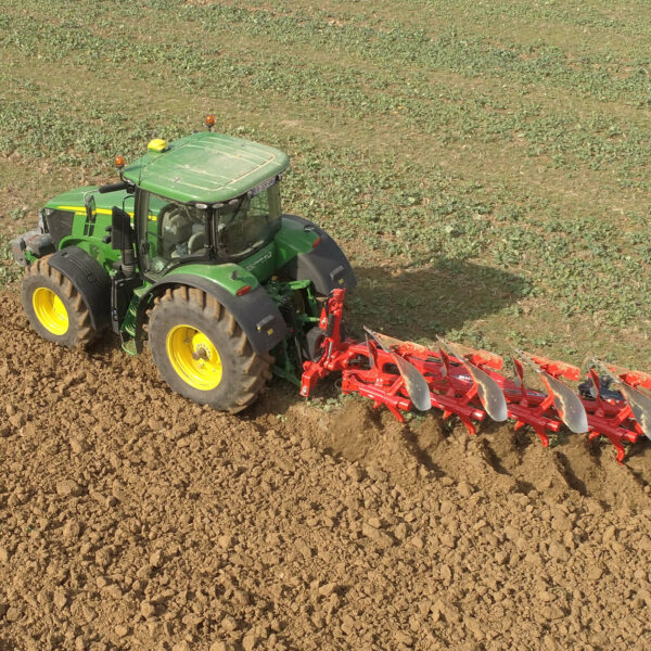 VARI MASTER L Ploughing working