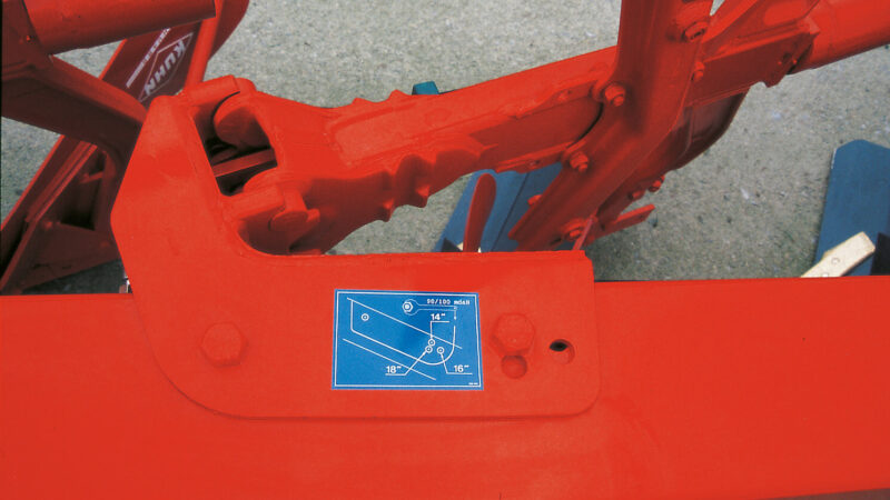 Photo gros plan pièce de réglages de Largeur multiple 14, 16 et 18 pouces sur la CHALLENGER