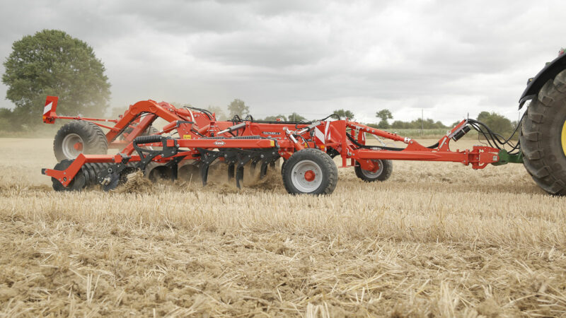 Photo du déchaumeurs CULTIMER L 400R équipé de disques de nivellement