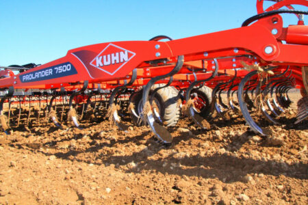 Der grosse Freiraum des PROLANDER erlaubt den Einsatz bei hohem Anteil an organischer Masse.