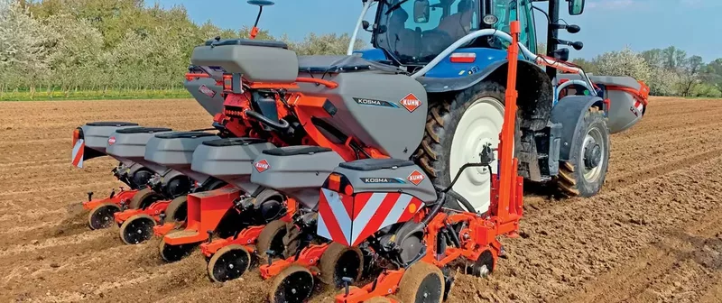 Das kompakte Design und geringe Gewicht der KOSMA Einzelkornsämaschine ermöglichen den Einsatz mit Traktoren der mittleren Leistungsklasse