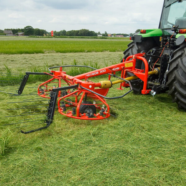 Haybob Machine at work