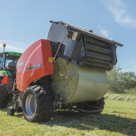 KUHN FB 3135 Festkammerpresse im Einsatz