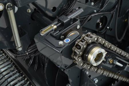 Débrayage hydraulique de l'entraînement du rotor.