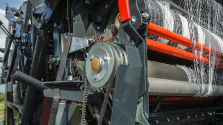 La technologie d'étirage actif assure des balles de forme optimale grâce à la tension constante du filet.