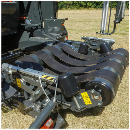 L’utilisation du système intégré de pesée des balles fournit une information instantanée de suivi du poids des balles.