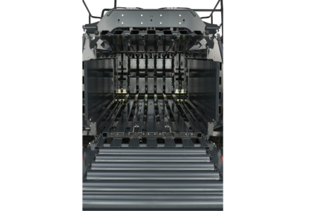 Le canal d’une longueur de 3,75 mètres de la SB 1290 iD permet la mise en forme de balles régulières et parfaites.