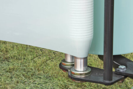 La forme conique des extrémités des rouleaux en aluminium permet de conserver la largeur optimale du film.