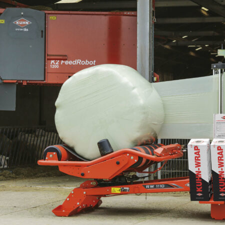 Enrubanneuse KUHN RW 1110 au travail