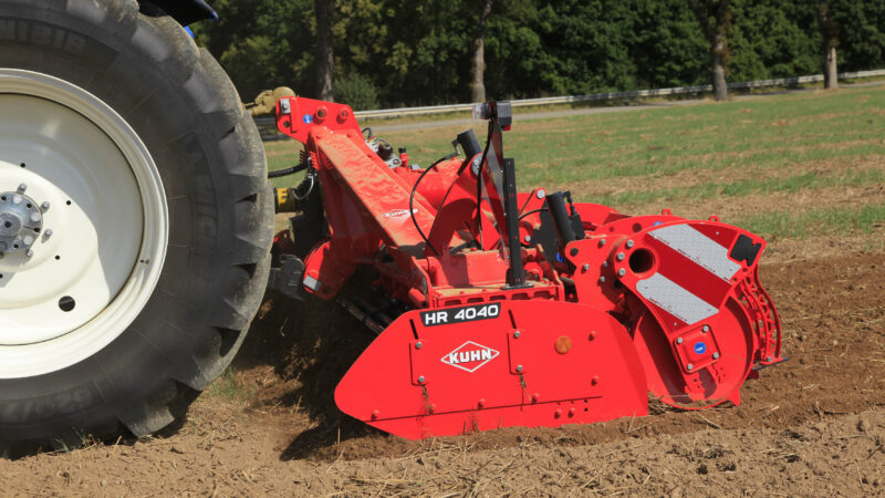 HR 4040 Kreiselegge bei der Arbeit