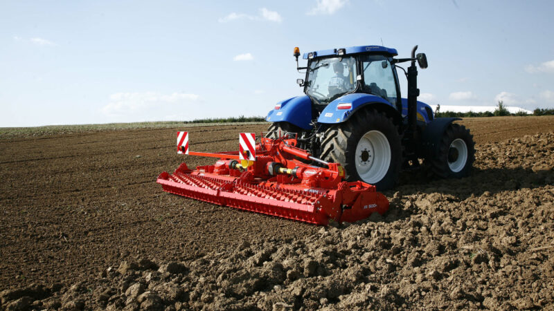 HR 5004 DR Kreiselegge bei der Arbeit