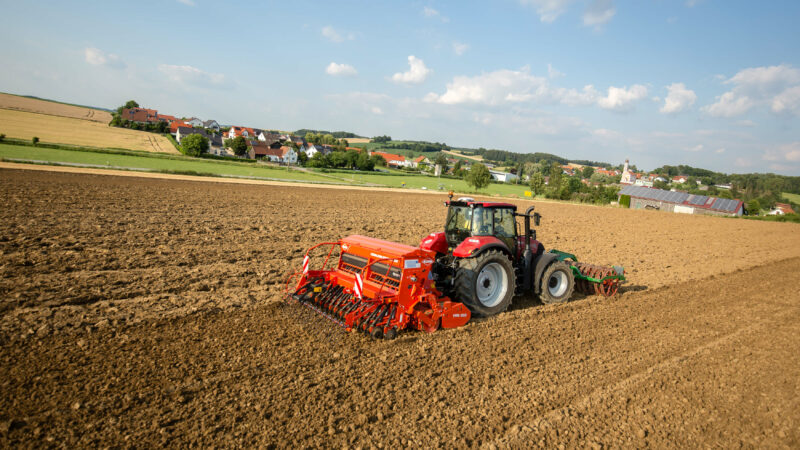 HRB 303 and INTEGRA 303 Bestellkombination bei der Arbeit