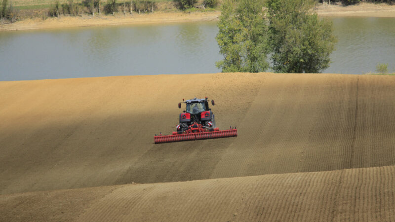 HR 7040 R Kreiselegge bei der Arbeit