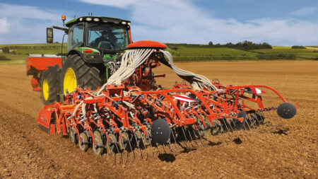 Eine Rahmenkonstruktion, die für den Anbau einer Säschiene konzipiert ist