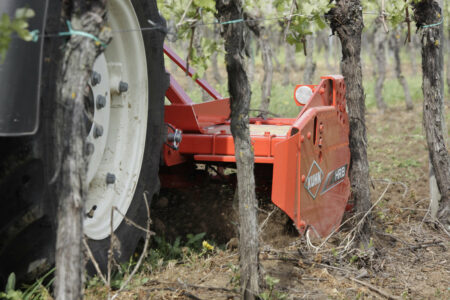 HRB 152 Kreiselegge mit kompakter und robuster Abdeckhaube