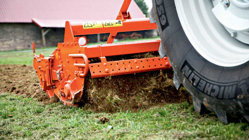 EL 122 Rotorfräse bei der Arbeit