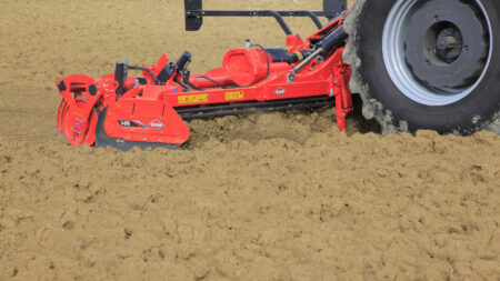 Efface-trace disponible en équipement sur herse rotative KUHN