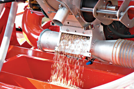 Système de dosage VENTA entraîné électriquement sur trémie frontale TF 1512