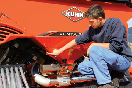 Taste für die Abdrehprobe am Maschinenheck der pneumatischen Sämaschine VENTA