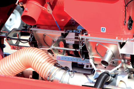 Réglage de la dose de semis et visualisation sur le semoir traîné pour semis direct ou agriculture de conservation AUROCK