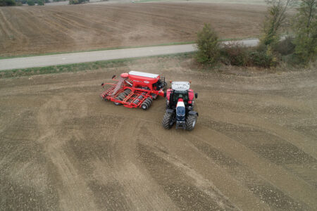 Intelligentes Vorgewende-Management mit der ESPRO-Sämaschine