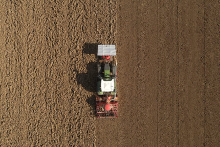 TF 1512 Fronttank im Einsatz mit einer BTF-Säschiene