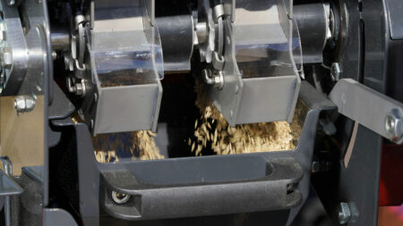 La distribution HELICA à cannelures volumétriques hélicoïdales pour le semoir mécanique intégré COMBILINER SITERA.