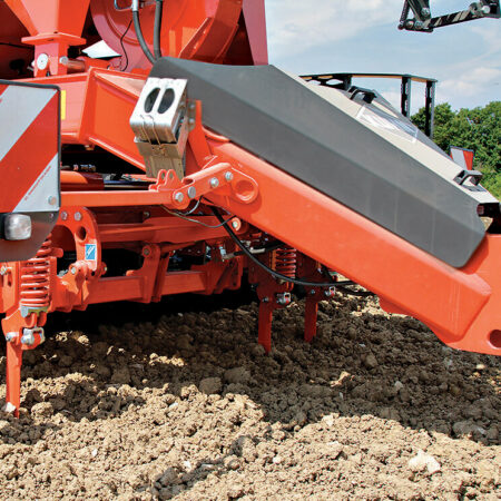 Spurlockerer an der ESPRO-Sämaschine zur Beseitigung von Fahrspuren der Traktorräder
