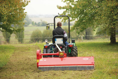 Gleichmässige Ablage der Pflanzenreste mit den Mulchgeräten BE 10