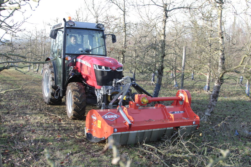 Photo du broyeur vignes et vergers BV 180 au travail