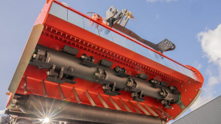 Le rotor et outils du broyeur BVR série 1000 lui permet de travailler dans les résidus les plus ligneux.