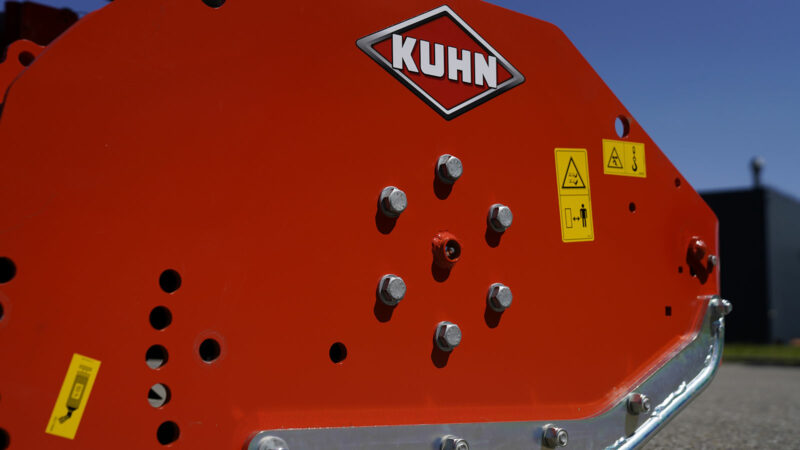 Photo en gros plan des patins des broyeurs BV et BVR série 1000 pour un suivi parfait du terrain