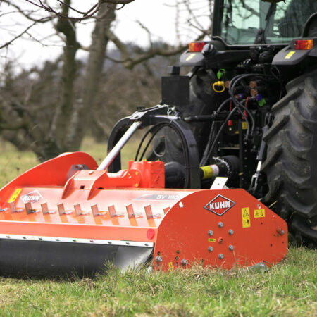 Photo du broyeur vignes et vergers BV 1800 au travail