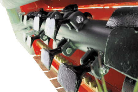 Photo en gros plan du caisson équipé de deux contre-lames sur les broyeurs SDS