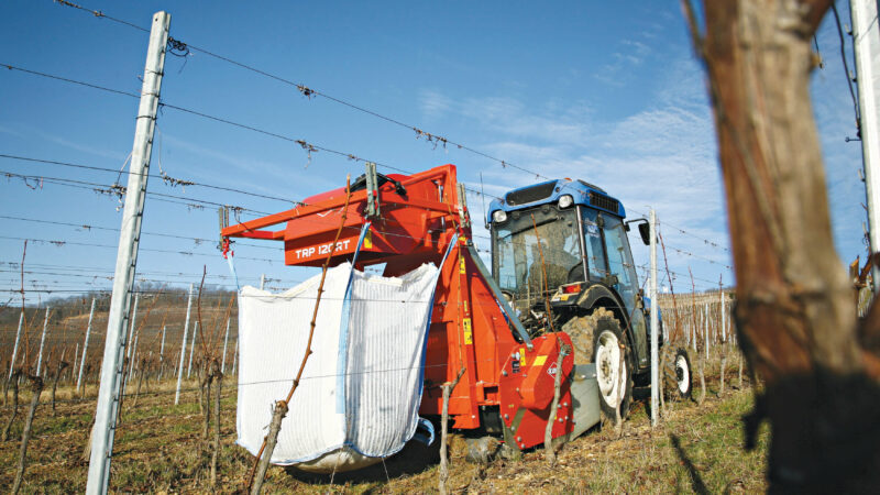 Une manutention facilitée par le mât téléscopique du TRP 120 RT